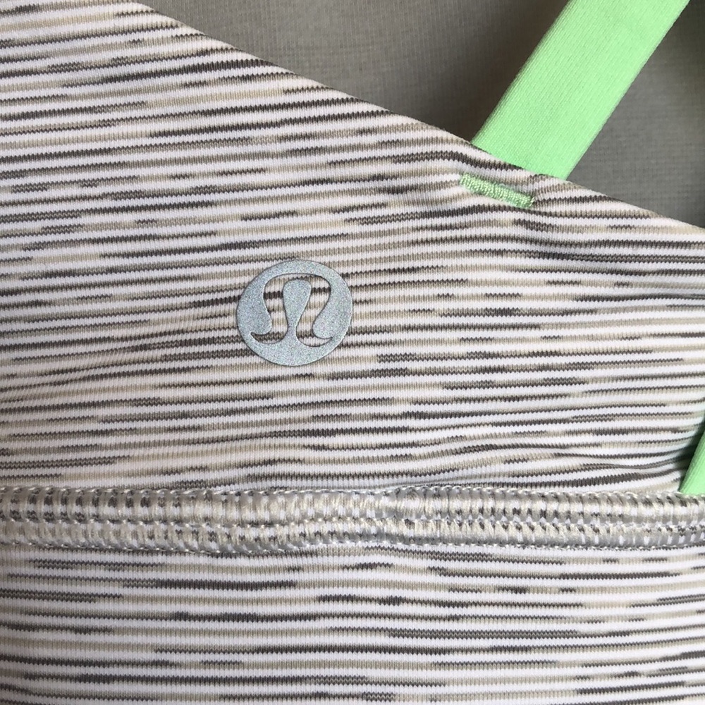 Lululemon Energy Bra - Picture 5 of 6
